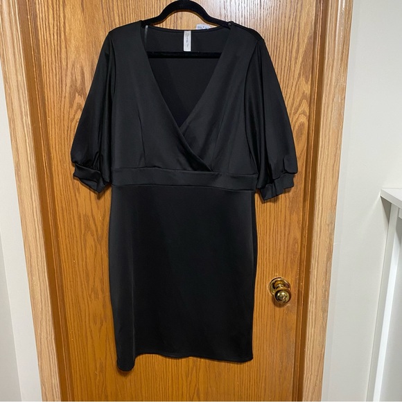 Plus size black knit dress - Picture 7 of 7